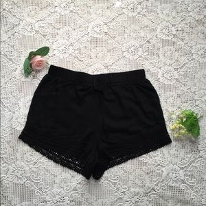 Forever 21 Women's Black Shorts Size S
